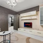 Apartman Stylish Monochrome 1br In Bukarest