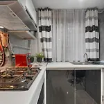 Stylish Monochrome 1br In * Bukarest