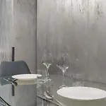 Stylish Monochrome 1br In Bukarest