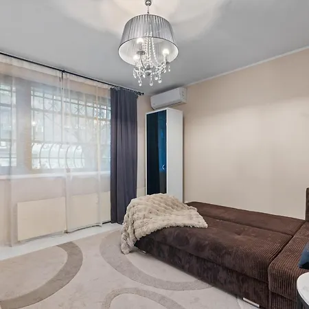 Monochrome 1br Near Cismigiu Park *