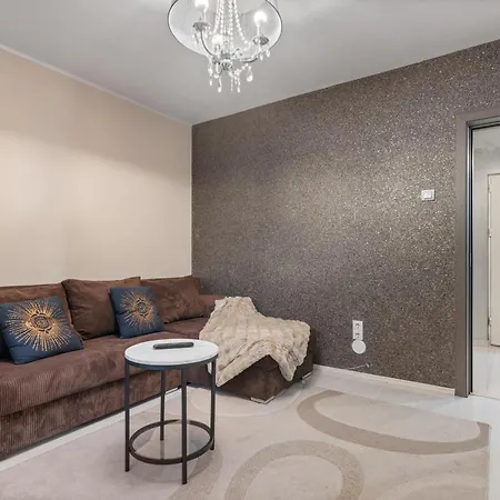 Monochrome 1br Near Cismigiu Park *