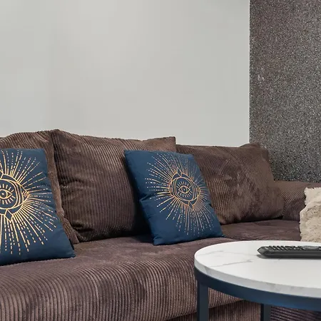 Monochrome Escape 1br Ultra 布加勒斯特