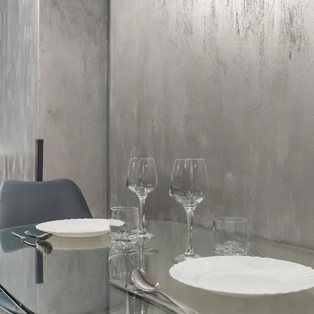 Monochrome Escape 1br Ultra Bucarest