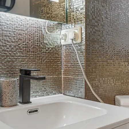 Monochrome Escape 1br Ultra Apartamento