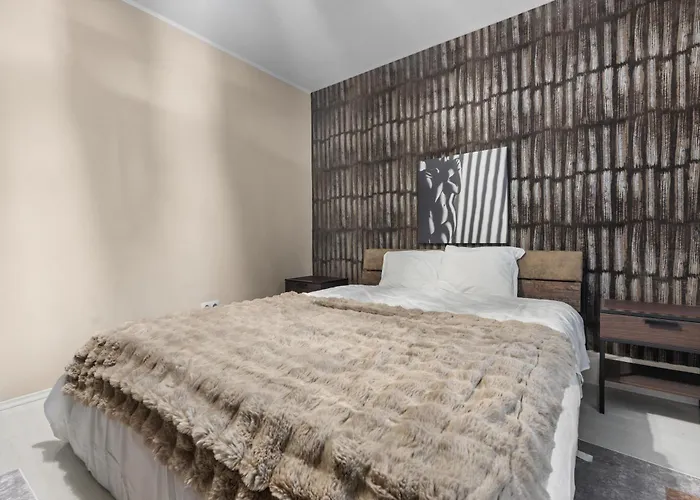 Stylish Monochrome 1br In Bucarest