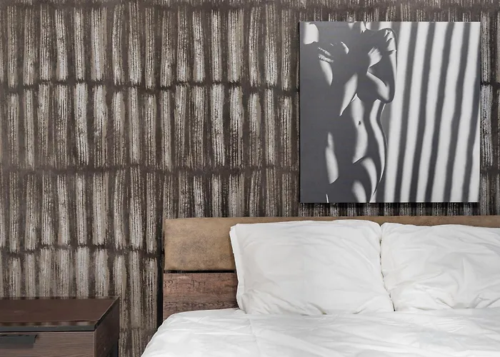 Monochrome Escape 1br Ultra Bukarest