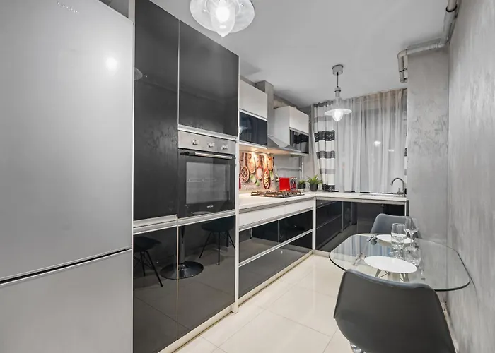 Monochrome Escape 1br Ultra Apartman