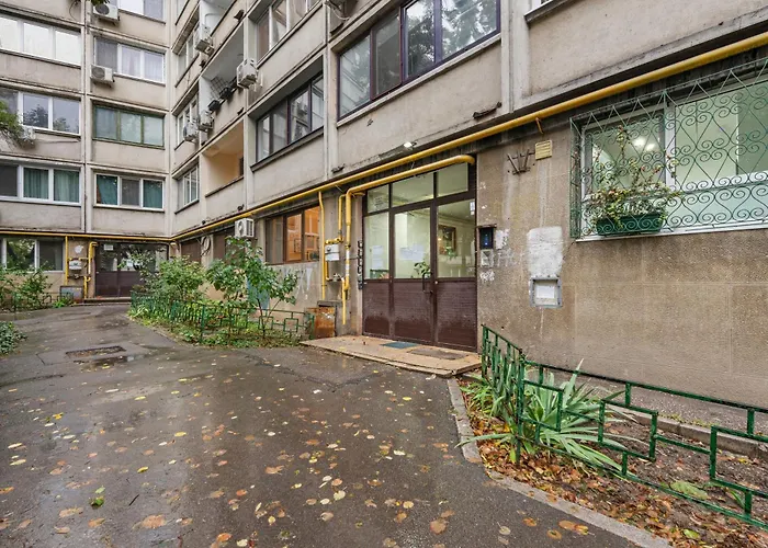 דירה Stylish Monochrome 1br In *