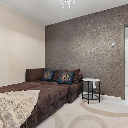 Monochrome Escape 1br Ultra Бухарест